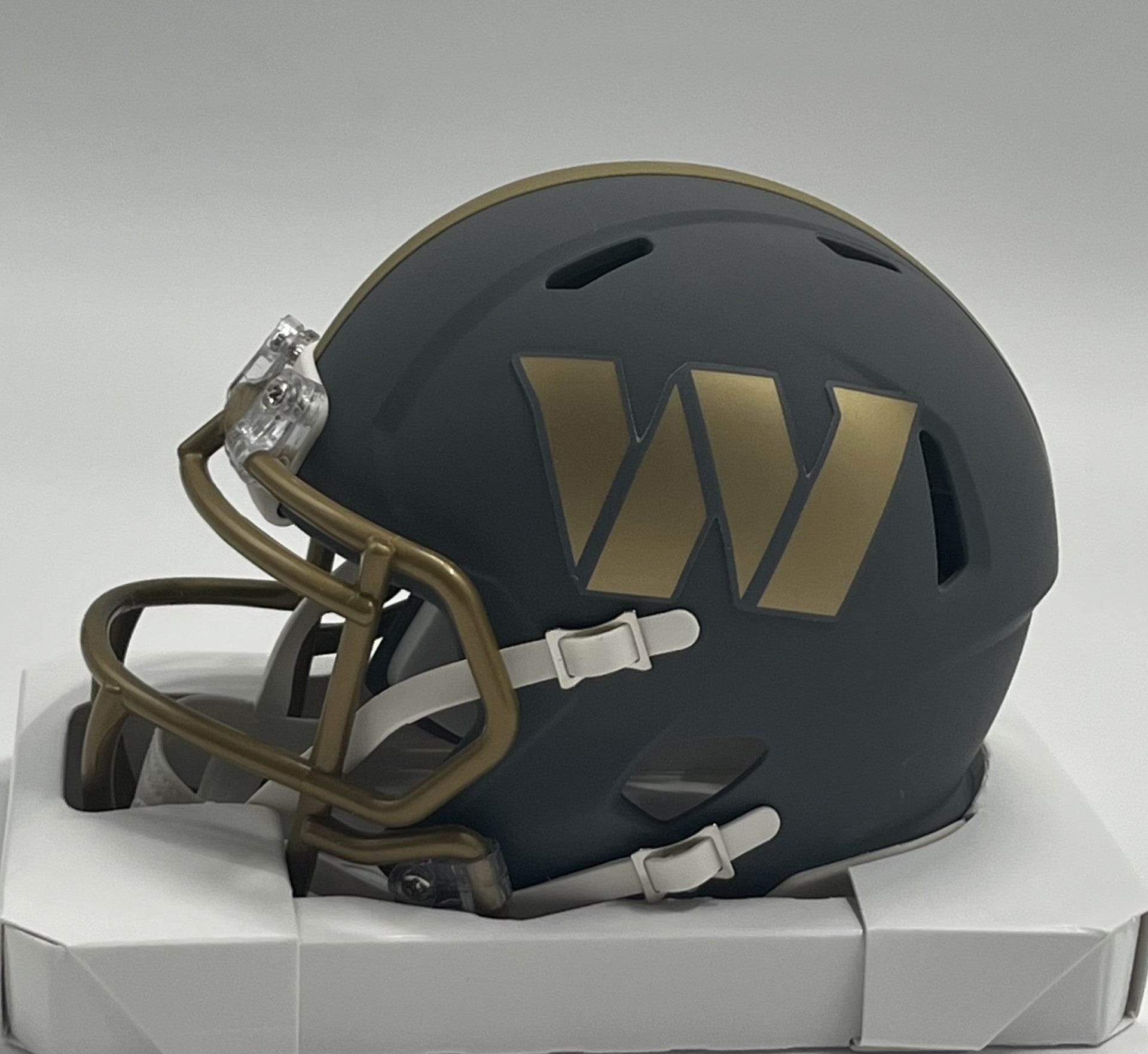 Brian Robinson Jr. Signed Commanders Slate Alternate Speed Mini Helmet (PSA)