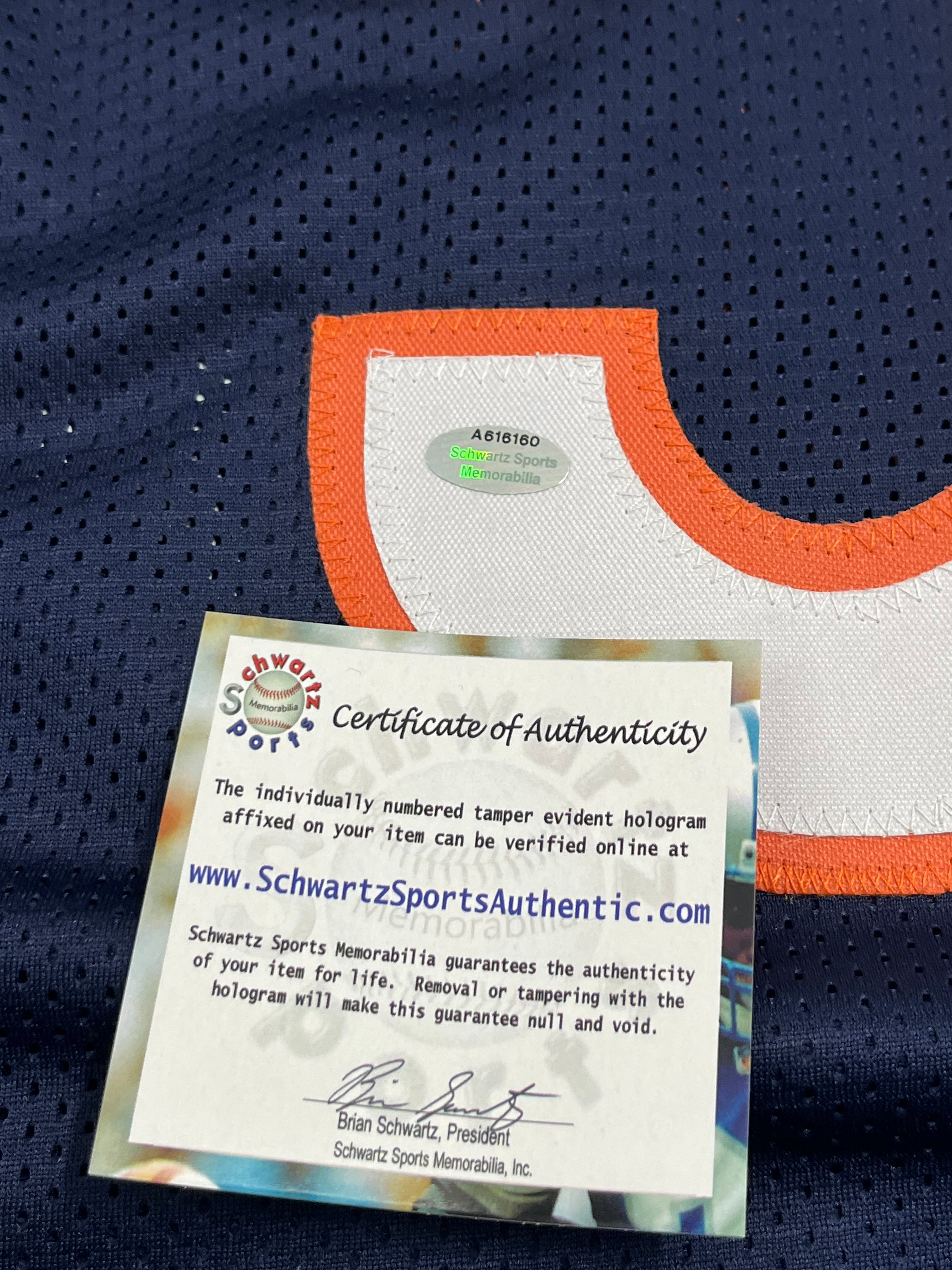 Mike Singletary Signed Jersey Inscribed "HOF 98" (Schwartz)